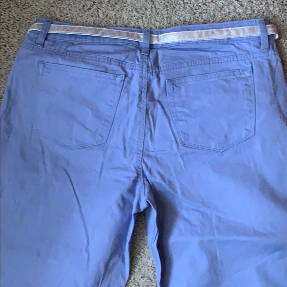 NWT Lee Riders Midrise Blue Capri with Silver Belt - Picture 4 of 6